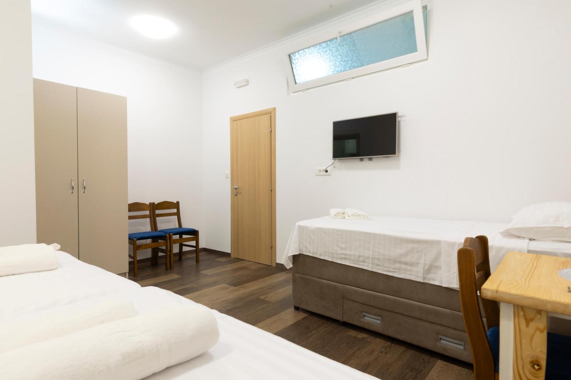 Split Varos Inn Екстер'єр фото