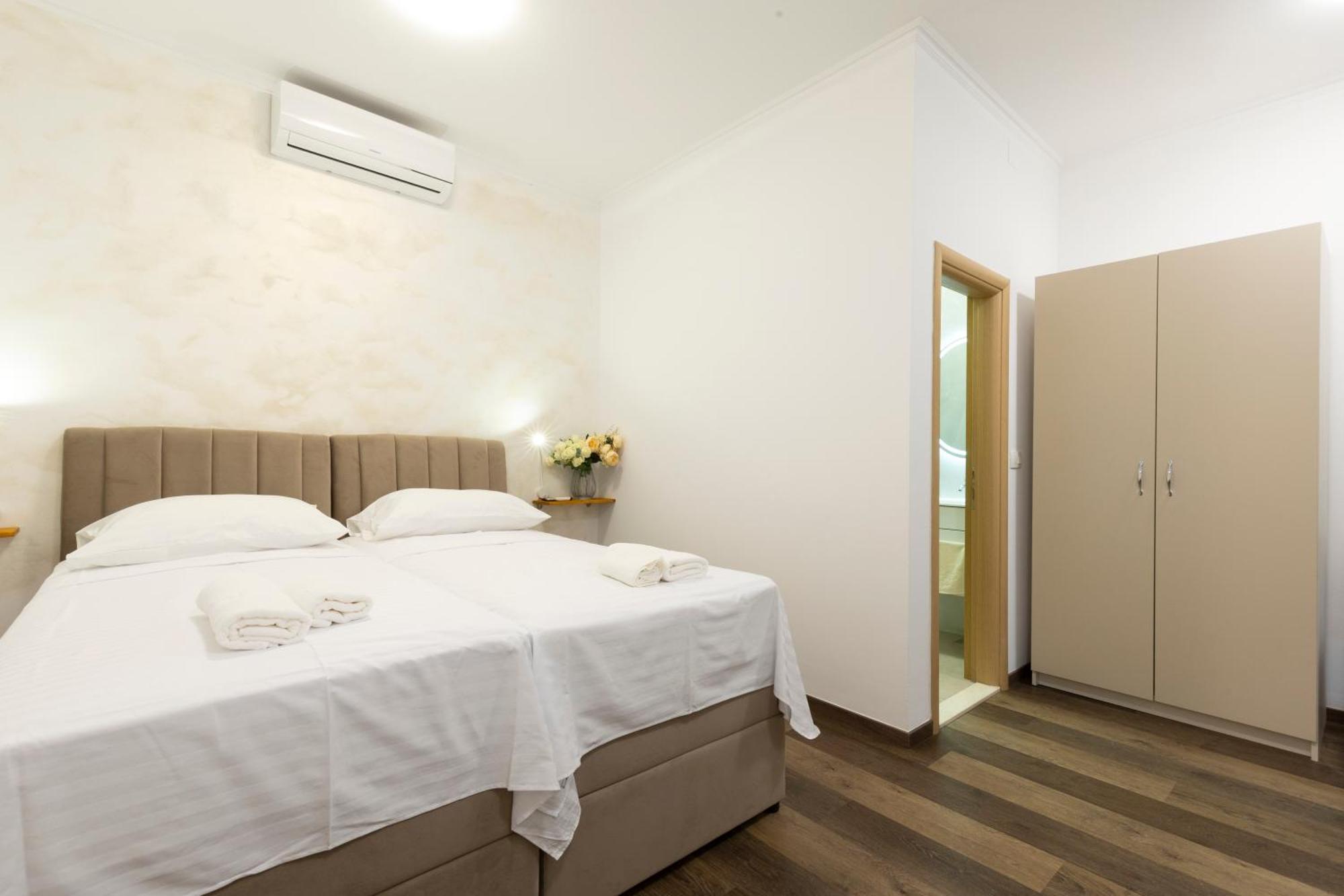 Split Varos Inn Екстер'єр фото