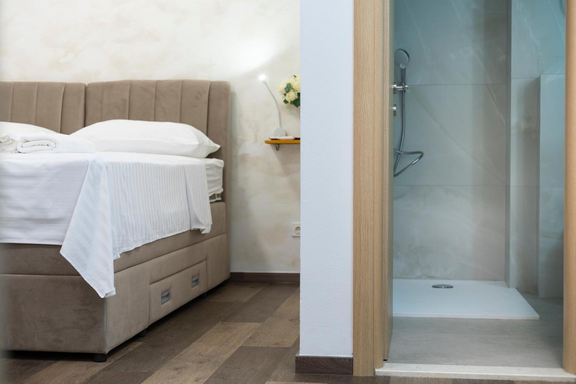 Split Varos Inn Екстер'єр фото